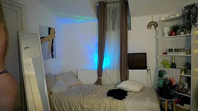 MilaBunny2000's cam snapshot