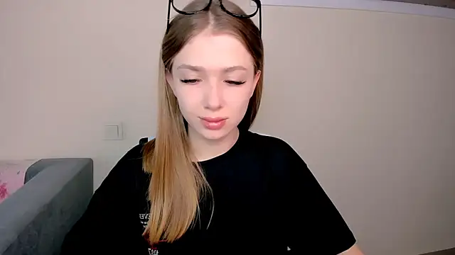 ElleLuv_'s cam snapshot