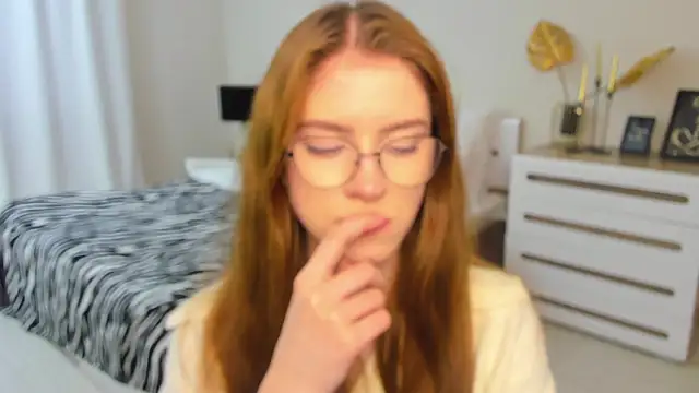 Erica_Kiss's cam snapshot