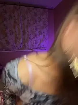 Mary_Kiitty's cam snapshot