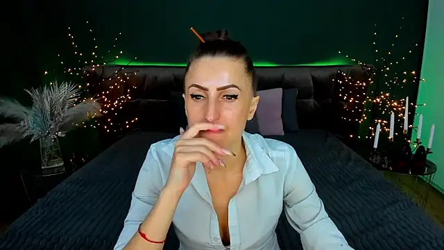 Rebecca_Diamond's cam snapshot