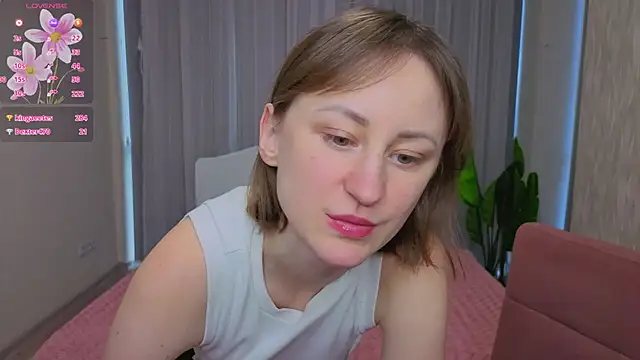 LuluChiiii live sex cam
