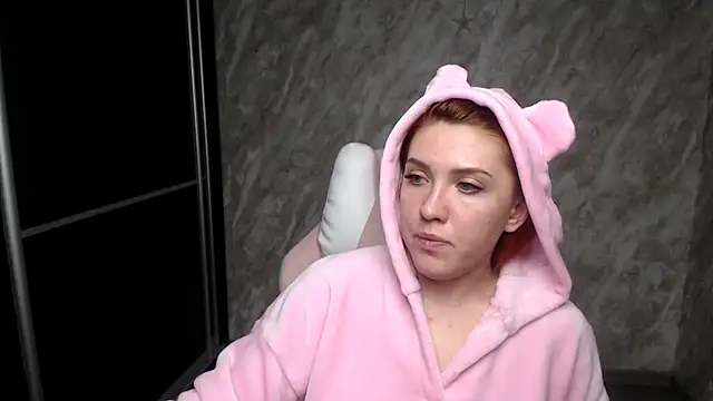 Reginasmilee's cam snapshot