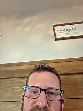 Icebearsticlese's cam snapshot