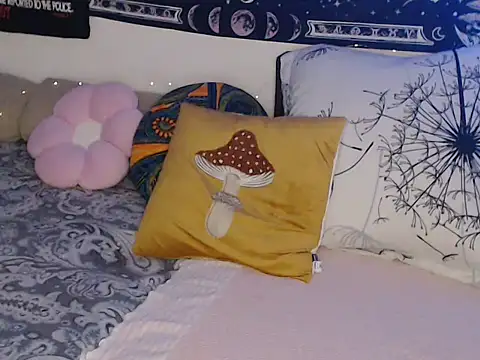 AlienforTwenty's cam snapshot