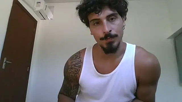 milkoffe live sex cam