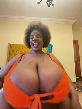 xXXSexyamazon's cam snapshot