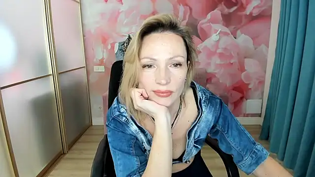 AlinaMoor's cam snapshot