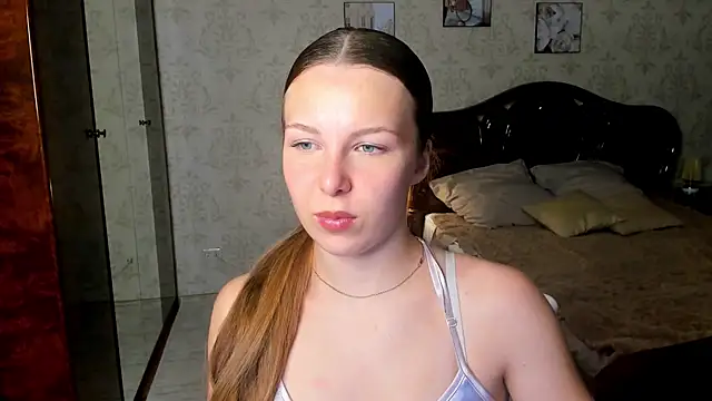 LilyBlakee's cam snapshot