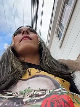 Cami_Leon2's cam snapshot