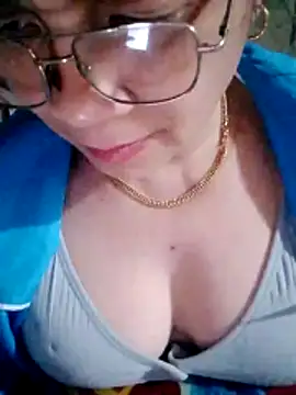 small-house123's cam snapshot