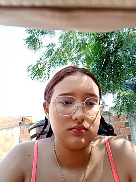 young_dairy01's cam snapshot