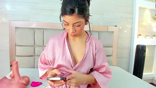 chloe_murray live sex cam