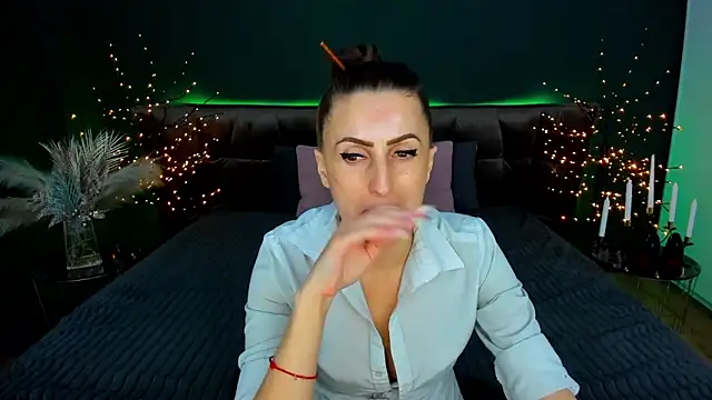 Rebecca_Diamond's cam snapshot