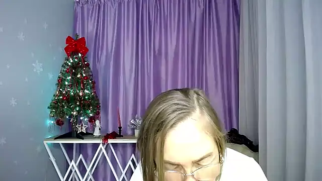 queen_a_n_i's cam snapshot