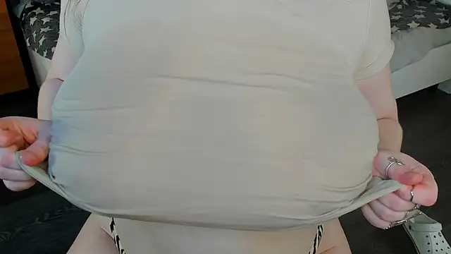 EthalCarlsqq's cam snapshot