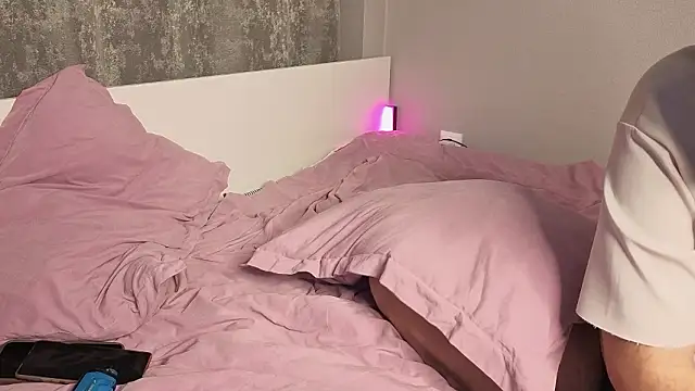 Pearl_couple's cam snapshot