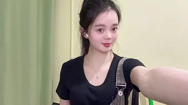 Nicole-13's cam snapshot