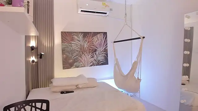 emma_alice_'s cam snapshot