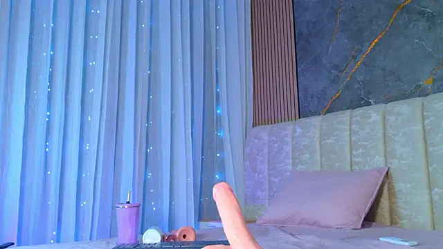 mia_scot's cam snapshot