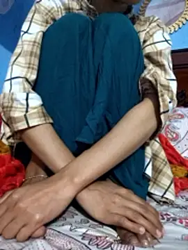 124pakhi's cam snapshot