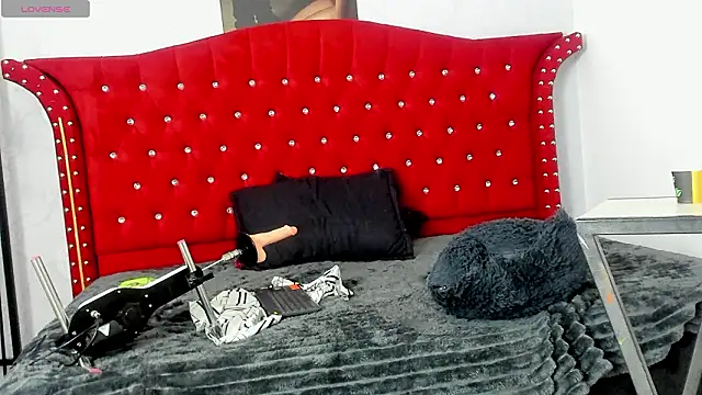 paris_laurens's cam snapshot