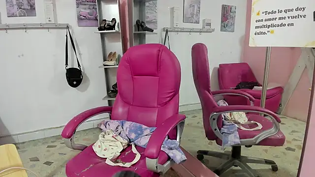 CAMILA--REY live sex cam