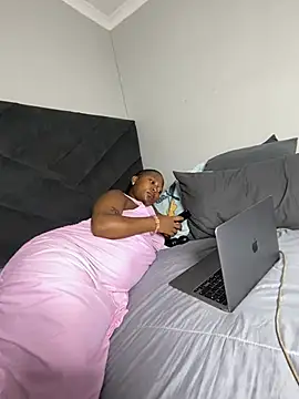 MissLola27's cam snapshot