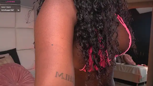 SaraMonroe1's cam snapshot