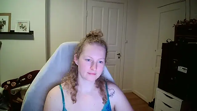 Girlnina-1995's cam snapshot