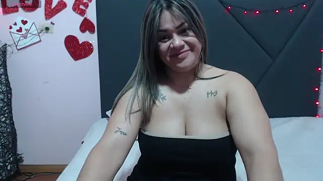 pamela_echeverria's cam snapshot