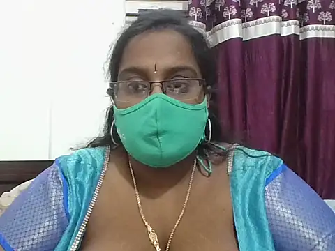 hootypriya's cam snapshot