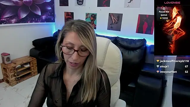 Scarlett_079's cam snapshot