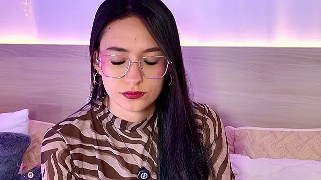 AliceeBloom's cam snapshot