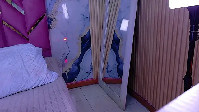 hotiergirl's cam snapshot