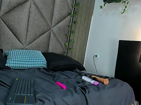 ChloeeMiller__'s cam snapshot