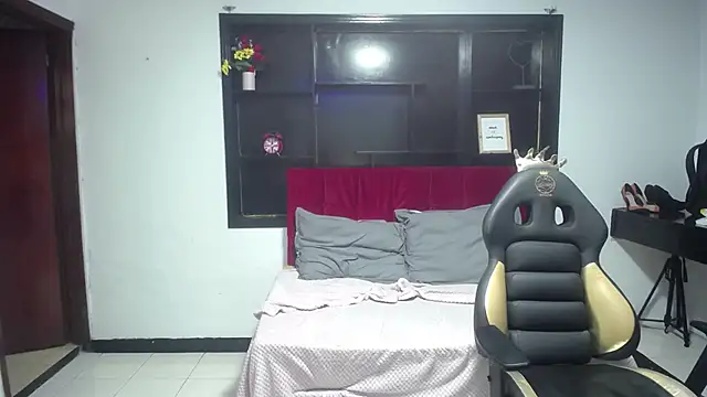 Perla_lovely_'s cam snapshot