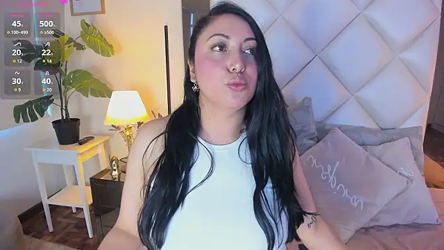 LizzCarter_'s cam snapshot