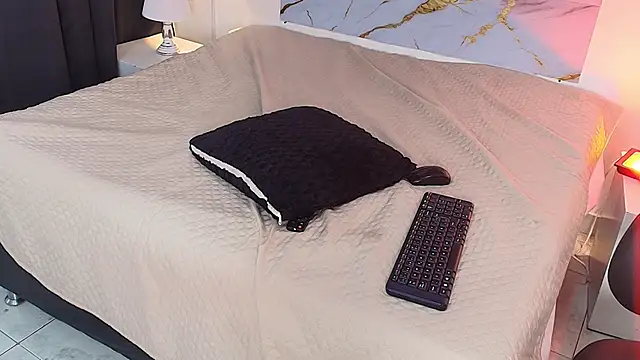 Latinblack_98's cam snapshot