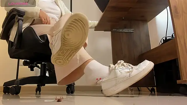 alma_fenix's cam snapshot