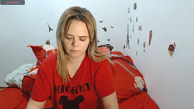 hotmilf4uxxx's cam snapshot