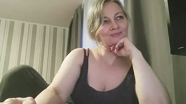 EdithManning's cam snapshot