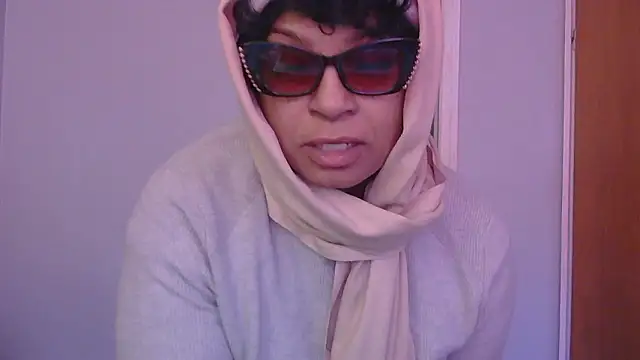 MSweetLindaParks live sex cam