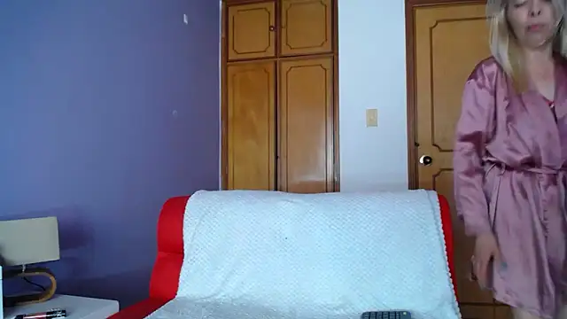 sophia_ny's cam snapshot