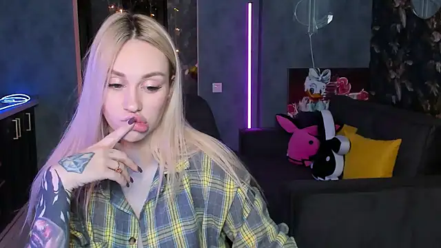 Blckmirrorr's cam snapshot