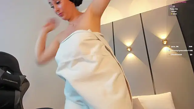 ashly_moonn's cam snapshot