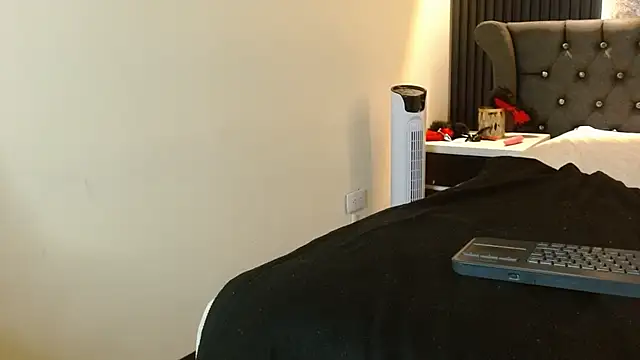 Lolagolden1's cam snapshot