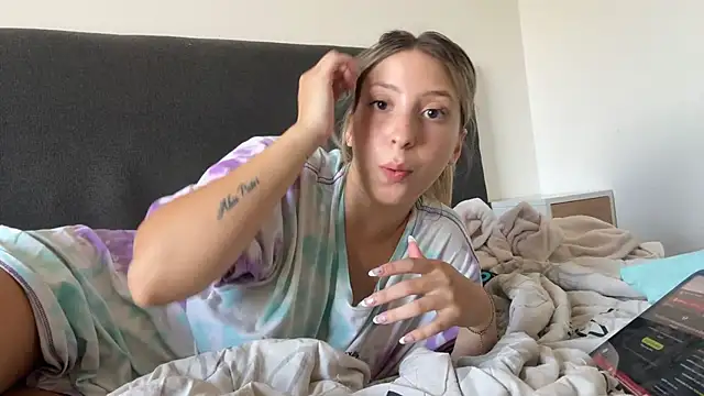 ShontaStrite live sex cam