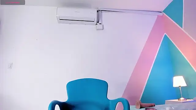 mara_winters_'s cam snapshot