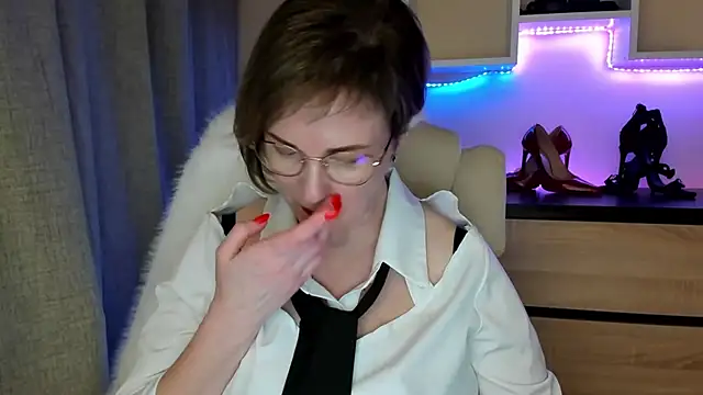 feliziaDesire's cam snapshot